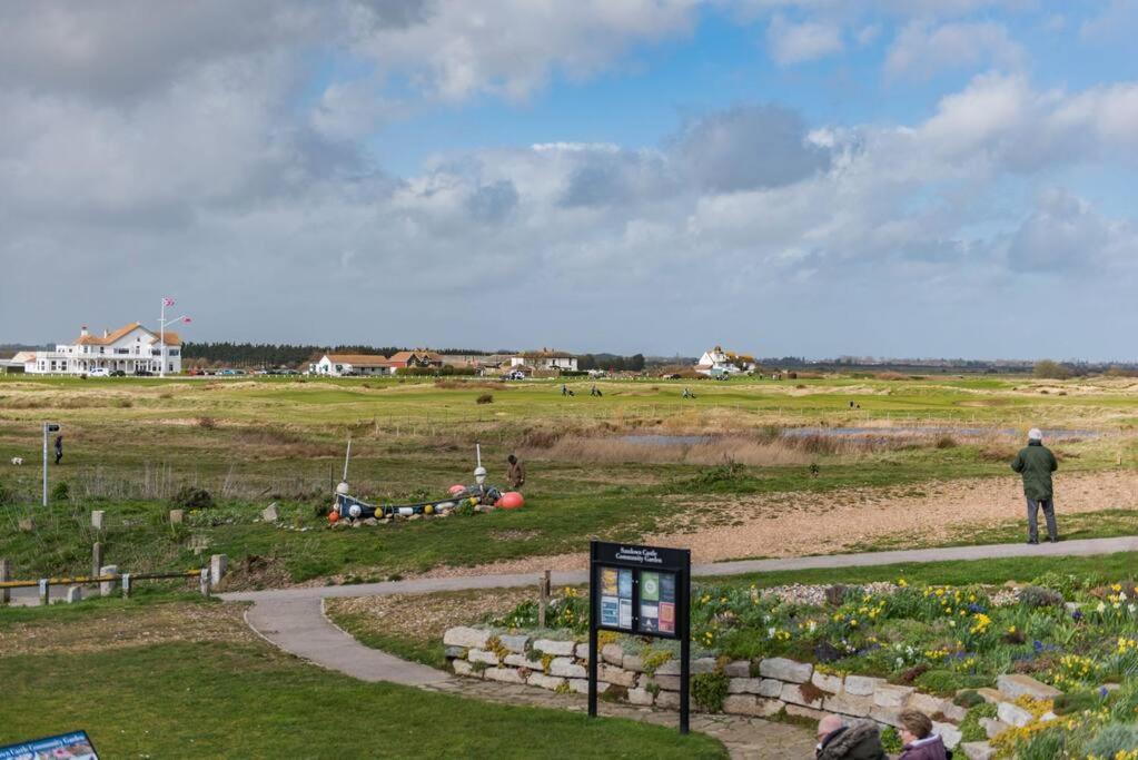 Links Bay - 100 Yards From Beach And Golf Course Дийл Екстериор снимка